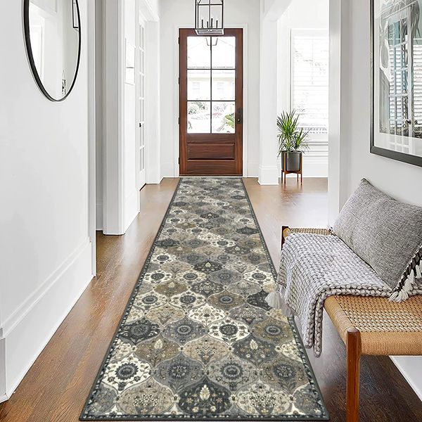 Gray patterned rug in entryway