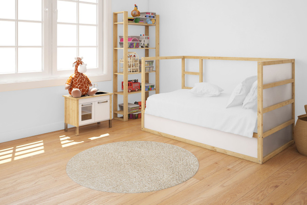Round rug in kids bedroom