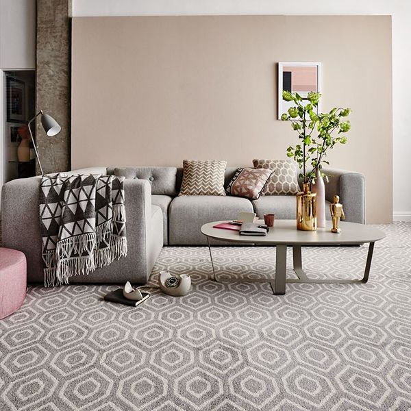 Geometric patterned gray living room carpet